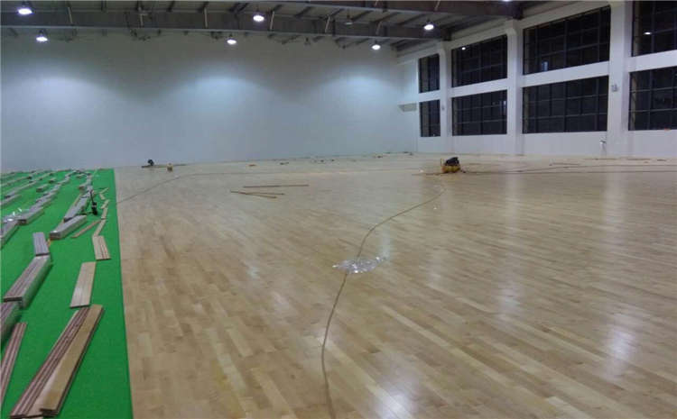 專業(yè)的實(shí)木運(yùn)動(dòng)地板怎么保養(yǎng)？