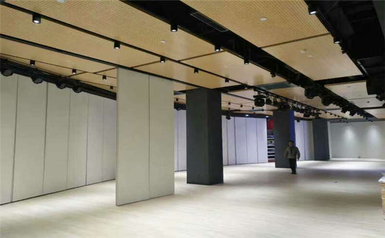 幾十元的籃球場木地板你敢買嗎?