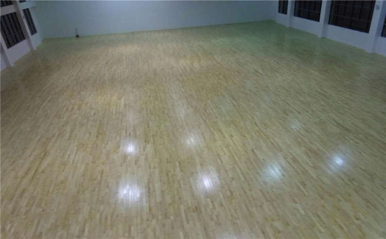 楓木體育木地板多少錢一平米