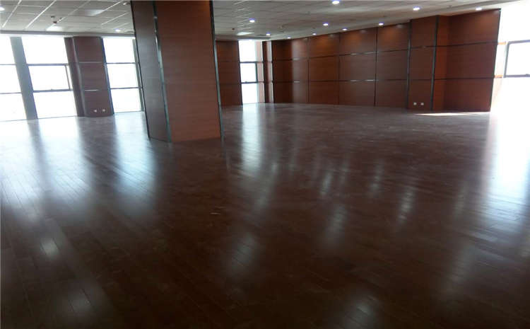 專業(yè)實(shí)木運(yùn)動(dòng)地板是多少錢