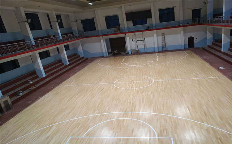 硬木企口排球館木地板怎么保養？