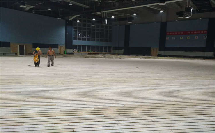 選品牌運動木地板廠家準沒錯