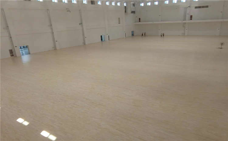 新疆楓木運(yùn)動(dòng)木地板每平米價(jià)格