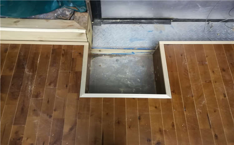 運動木地板按合同辦事不香嗎?