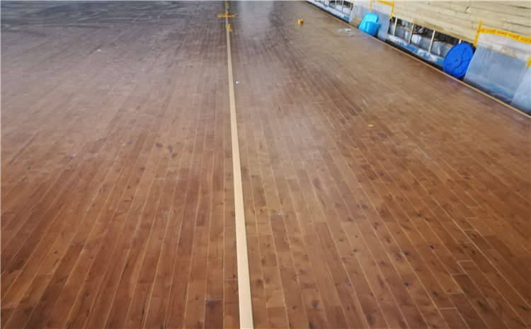 專(zhuān)業(yè)舞臺(tái)木地板打磨翻新