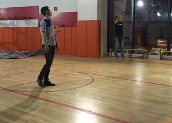 z2.jpg 浙江慈溪小丸子輪滑俱樂部籃球館木地板鋪設工程