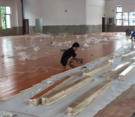 柳州市窯埠街小學(xué)體育館木地板案例圖1 柳州市窯埠街小學(xué)體育館木地板案例圖1