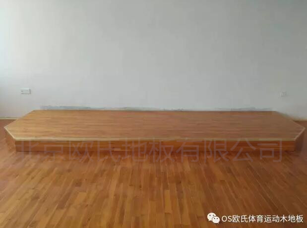 江西鷹潭第五中學(xué)的籃球場木地板,舞蹈房木地板,音樂房木地板案例圖1 江西鷹潭第五中學(xué)的籃球場木地板,舞蹈房木地板,音樂房木地板案例圖1