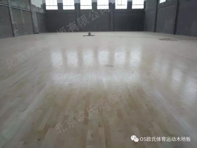 浙江義烏后宅第二小學(xué)體育館木地板工程案例圖3 浙江義烏后宅第二小學(xué)體育館木地板工程案例圖3