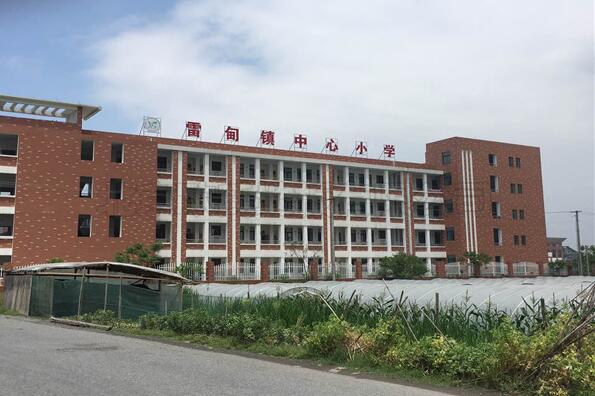 福州雷甸鎮中心小學籃球館木地板案例-1 福州雷甸鎮中心小學籃球館木地板案例-1