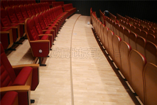 湖南運(yùn)動(dòng)木地板案例:湖南婁底文化館舞臺(tái)木地板案例 湖南運(yùn)動(dòng)木地板案例:湖南婁底文化館舞臺(tái)木地板案例