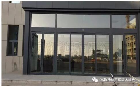 內蒙古烏海雙欣電廠籃球館木地板成功案例 內蒙古烏海雙欣電廠籃球館木地板成功案例