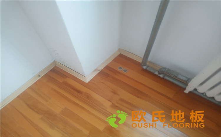 烏魯木齊烏蘇市南區中學體育館運動木地板案例-歐氏運動木地板