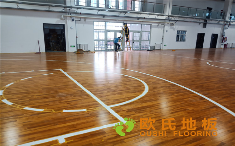 烏魯木齊烏蘇市南區中學體育館運動木地板案例-歐氏運動木地板
