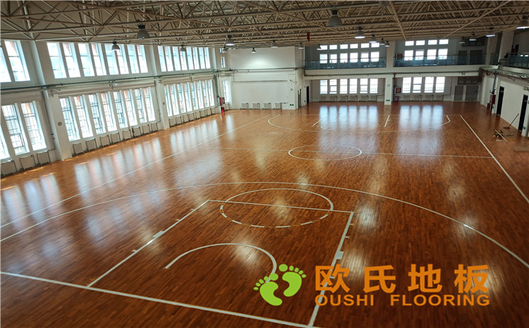 烏魯木齊烏蘇市南區中學體育館運動木地板案例-歐氏運動木地板