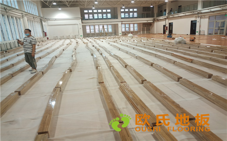 烏魯木齊烏蘇市南區中學體育館運動木地板案例-歐氏運動木地板