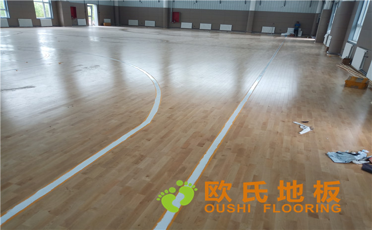 新疆克拉瑪依市獨山子虹園小區體育館木地板項目-歐氏運動木地板