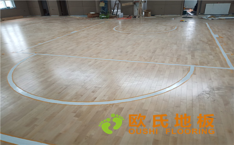 新疆克拉瑪依市獨山子虹園小區體育館木地板項目-歐氏運動木地板