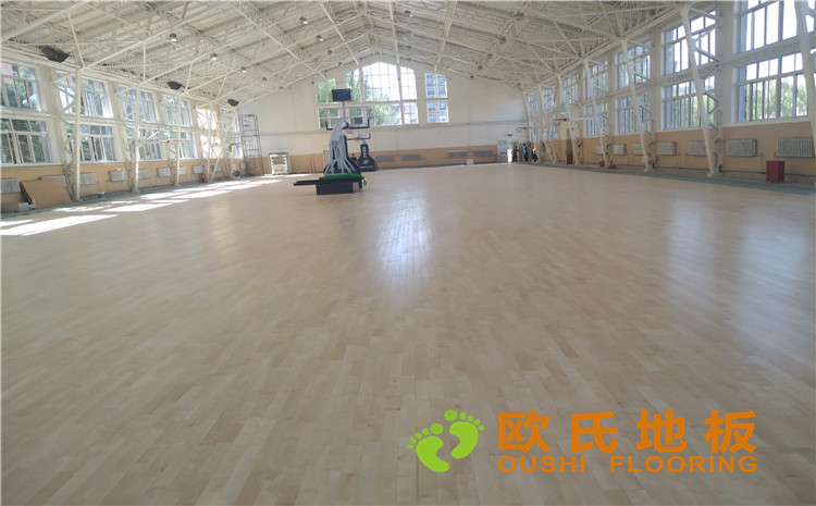 內(nèi)蒙古呼和浩特賽罕區(qū)師范大學(xué)體育學(xué)院訓(xùn)練館運(yùn)動木地板案例-歐氏運(yùn)動木地板